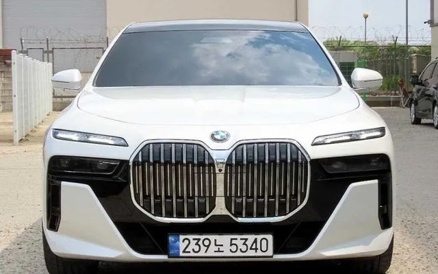 인천8등급중고차할부 7시리즈 (G70) 740i sDrive M 스포츠 매물 사진 11 - 2023/08 38,480km